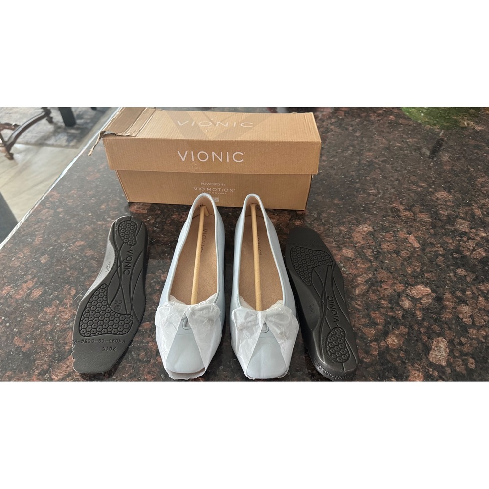 Vionic Klara Leather Flats Light Blue Square Toe 6.5 NIB $150 Extra Insoles Inc.